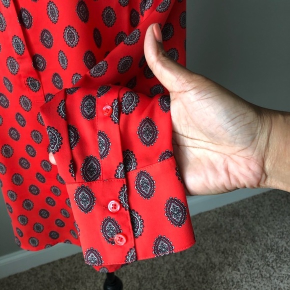 J. CREW FACTORY | Red Emblem Patterned Blouse Sz S - Picture 4 of 7